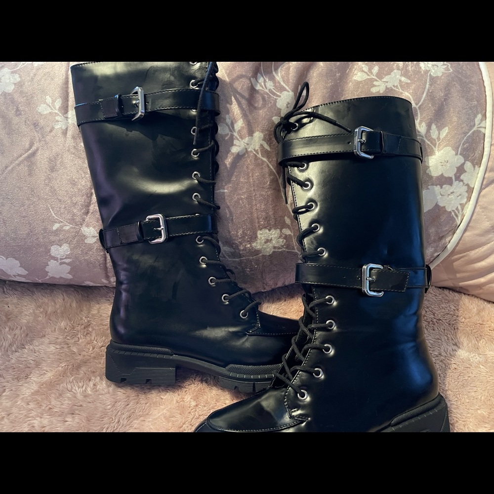 Shoe Dazzle Gabriela Lace -up Flat Boot